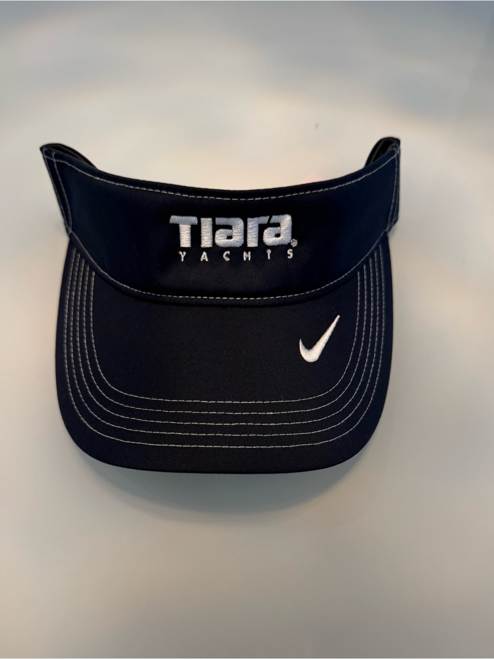 NIKE X TIARA YACHTS Dri-FIT Navy White Stitching Boating Golf Tennis Visor Hat